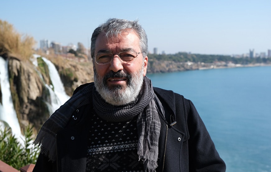 BABAMIN ELLERİ
